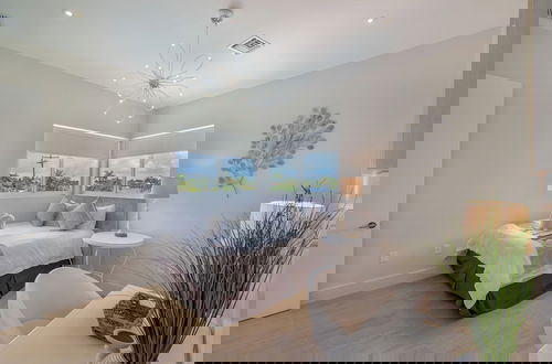 Foto 34 - Luxurious Beach Retreat w/ Heated Pool&basketball
