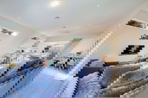 Foto 12 - Luxurious Beach Retreat w/ Heated Pool&basketball