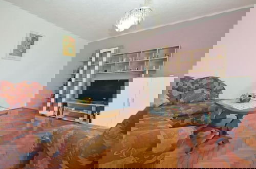 Foto 16 - Bright Apartment With Garden and Balcony