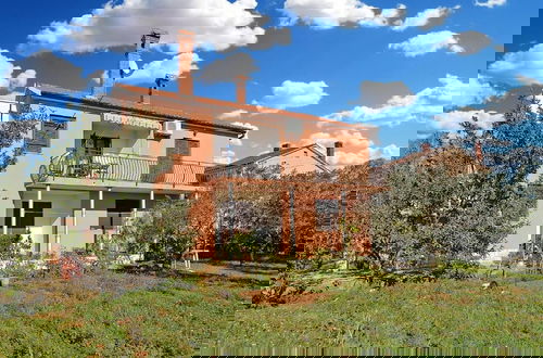 Foto 24 - Bright Apartment With Garden and Balcony