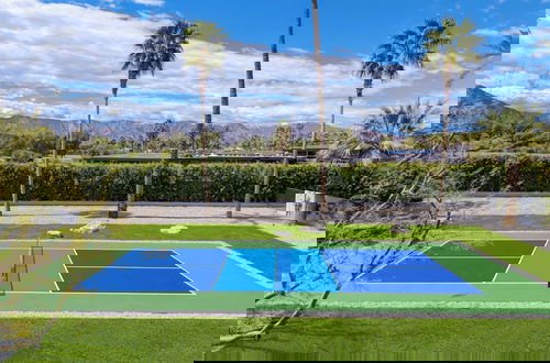 Foto 2 - Sleeps 40 3 Luxe Villas Next to Empire Polo Club Putting Green & Pickleball