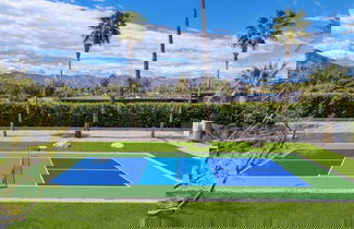 Foto 2 - Sleeps 40 3 Luxe Villas Next to Empire Polo Club Putting Green & Pickleball
