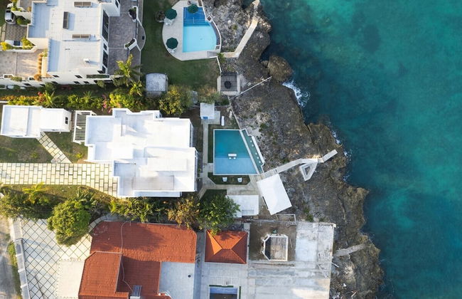 The W Villa 5 B R Oceanfront w Staff - Foto 29