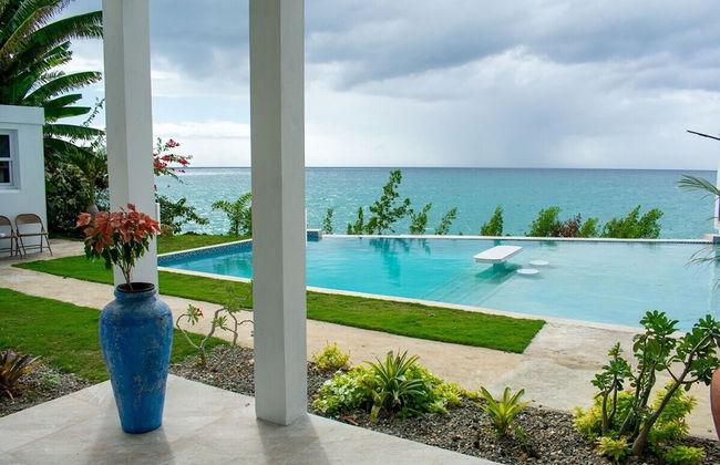 The W Villa 5 B R Oceanfront w Staff - Foto 31