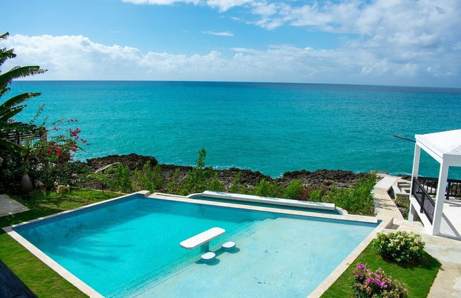 The W Villa 5 B R Oceanfront w Staff - Foto 33