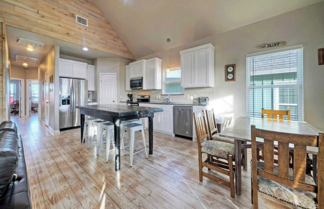 2 Homes, Sleeps 16, Shared Pool+boat Dock Laguna Village Serenity by Avantstay - Foto 10