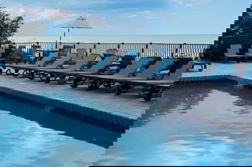 Foto 16 - Bluewater Resort 405
