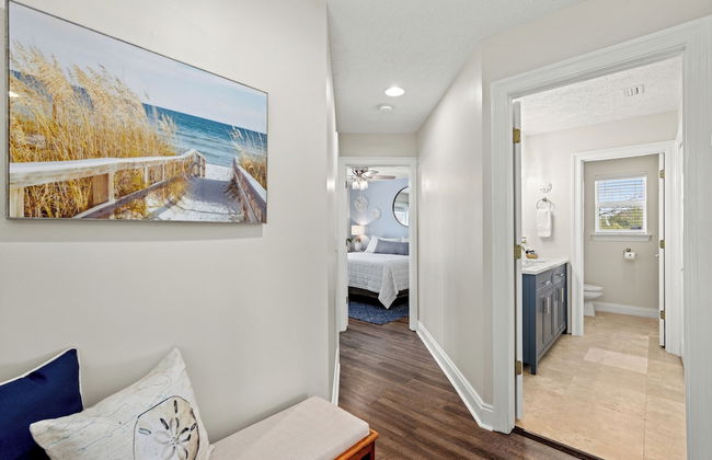 Escape to Sand Dollar Holler: Coastal Retreat, 3 Beds, 2.5 Baths, Sleeps 10! - Photo 3