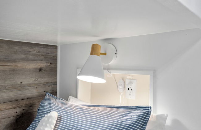 Escape to Sand Dollar Holler: Coastal Retreat, 3 Beds, 2.5 Baths, Sleeps 10! - Photo 12