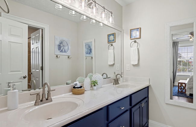 Escape to Sand Dollar Holler: Coastal Retreat, 3 Beds, 2.5 Baths, Sleeps 10! - Photo 26