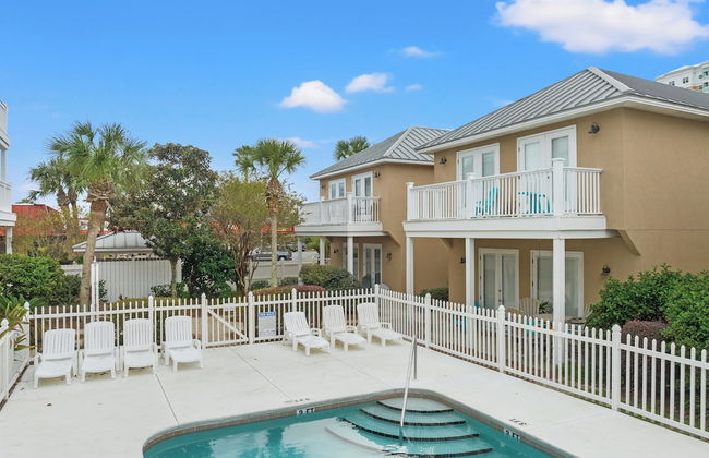 Escape to Sand Dollar Holler: Coastal Retreat, 3 Beds, 2.5 Baths, Sleeps 10! - Photo 29