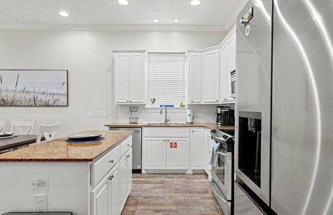 Escape to Sand Dollar Holler: Coastal Retreat, 3 Beds, 2.5 Baths, Sleeps 10! - Photo 18