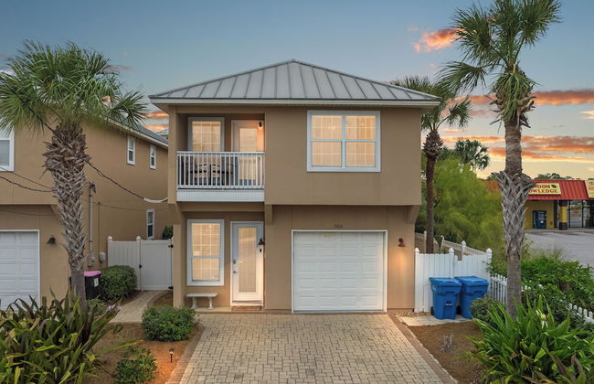 Escape to Sand Dollar Holler: Coastal Retreat, 3 Beds, 2.5 Baths, Sleeps 10! - Photo 71