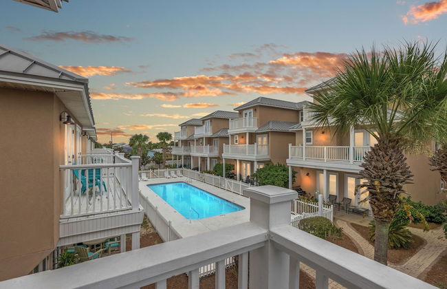Escape to Sand Dollar Holler: Coastal Retreat, 3 Beds, 2.5 Baths, Sleeps 10! - Photo 31