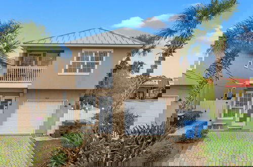 Foto 67 - Escape to Sand Dollar Holler: Coastal Retreat, 3 Beds, 2.5 Baths, Sleeps 10!