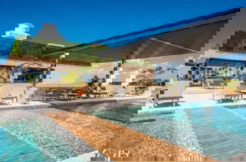 Photo 4 - 2 Br With Rooftop Pool and Stunning Ocean View