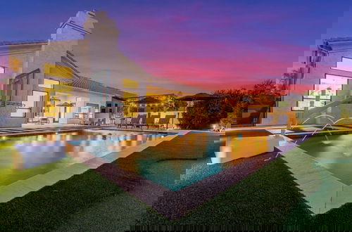 Foto 1 - Anderson LUX Estate Private Bar Pool Sleeps 12