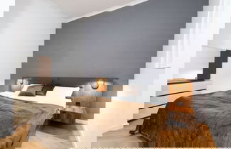 Foto 2 - Chic & Modern 4BR Home in Old Tbilisi