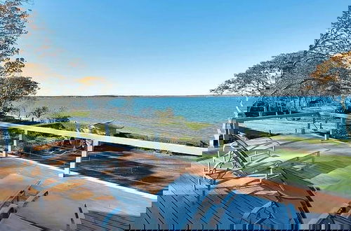 Photo 1 - Sunset Villa by Rove Beachfront w Deck Pool