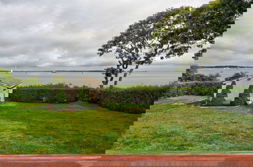 Photo 7 - Sunset Villa by Rove Beachfront w Deck Pool