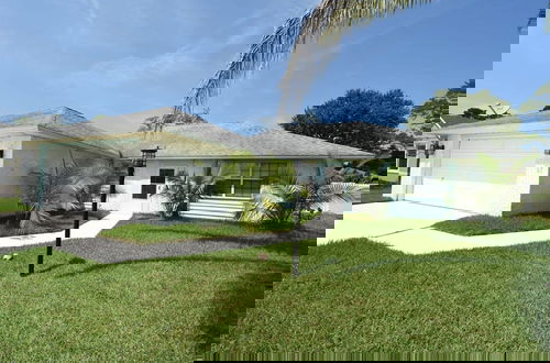 Foto 47 - Hidden Oasis Spacious Home With Salt Water Heated Pool Hot Tub Fenced Yard Pets are Welcome