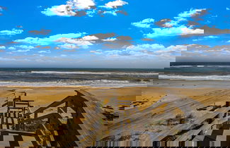 Foto 1 - Beach House Mansion- Private Beach Walk Over