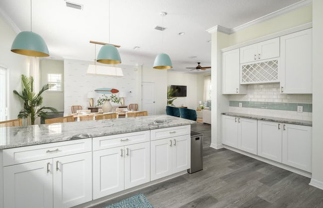 Fun Airy Florida Vacation Home With Private Pool - Foto 21