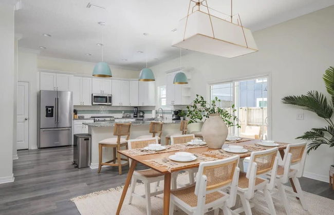 Fun Airy Florida Vacation Home With Private Pool - Foto 16