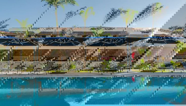 Foto 1 - 2 Br. Steps Away From the Beach Heated Pool