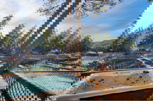 Foto 1 - Waterfront Big Bear Cabin w/ Hot Tub, Private Dock & Firepit Lakeside on Lagunita