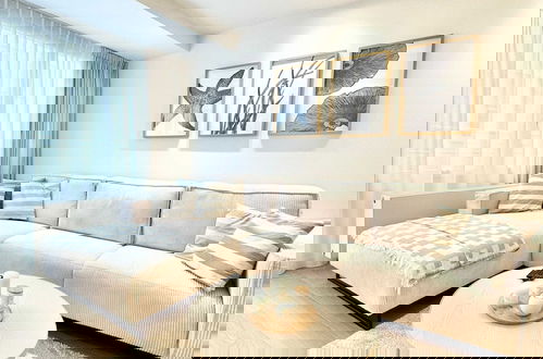 Photo 1 - Spacious Bright Apartment Steps From the Beach i