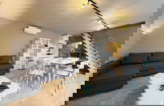 Photo 3 - Reno bld 301