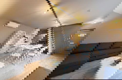 Photo 8 - Reno bld 301