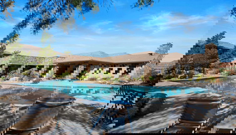 Foto 1 - Poolside Retreat Directly Across From Pool!