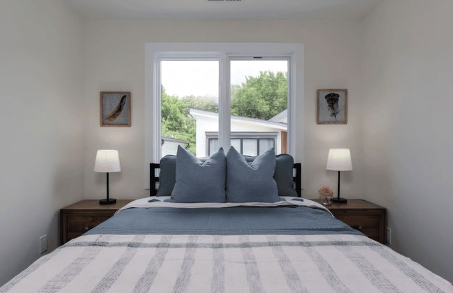 Luxe 4bdr w/ Balcony & Parking, 10 Mins to Broadway 9th Avenue by Avantstay - Photo 15
