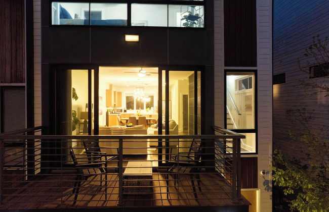 Luxe 4bdr w/ Balcony & Parking, 10 Mins to Broadway 9th Avenue by Avantstay - Photo 44