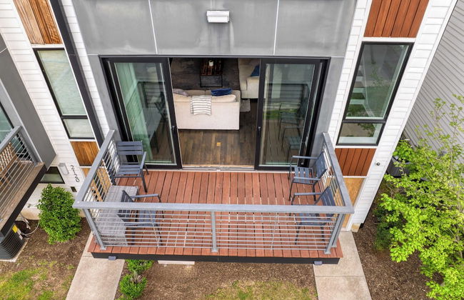Luxe 4bdr w/ Balcony & Parking, 10 Mins to Broadway 9th Avenue by Avantstay - Photo 25
