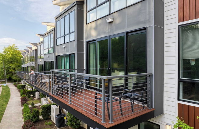 Luxe 4bdr w/ Balcony & Parking, 10 Mins to Broadway 9th Avenue by Avantstay - Photo 28