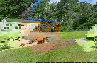 Photo 1 - Luxury Shepherds Hut set in a Countryside Setting