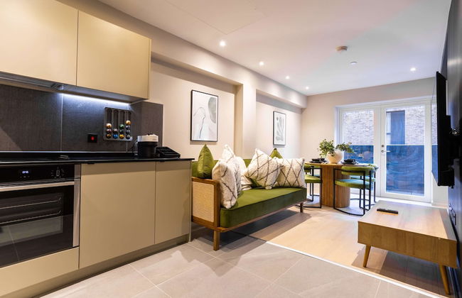 Verdana Suite 1BD Flat Near Centre - Photo 1