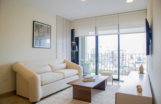 w Majestic 1BR w Modern Pool in Miraflores - Photo 1