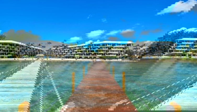 Foto 1 - Direct Oceanfront With Private Staircase To Beach Prestigious Islamorada Condocomplex 2 Bedroom Condo by RedAwning
