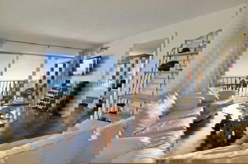 Foto 7 - Direct Oceanfront With Private Staircase To Beach Prestigious Islamorada Condocomplex 2 Bedroom Condo by RedAwning