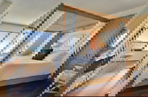 Foto 2 - Direct Oceanfront With Private Staircase To Beach Prestigious Islamorada Condocomplex 2 Bedroom Condo by RedAwning