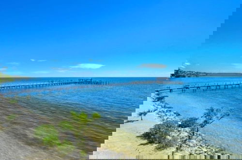 Foto 22 - Direct Oceanfront With Private Staircase To Beach Prestigious Islamorada Condocomplex 2 Bedroom Condo by RedAwning