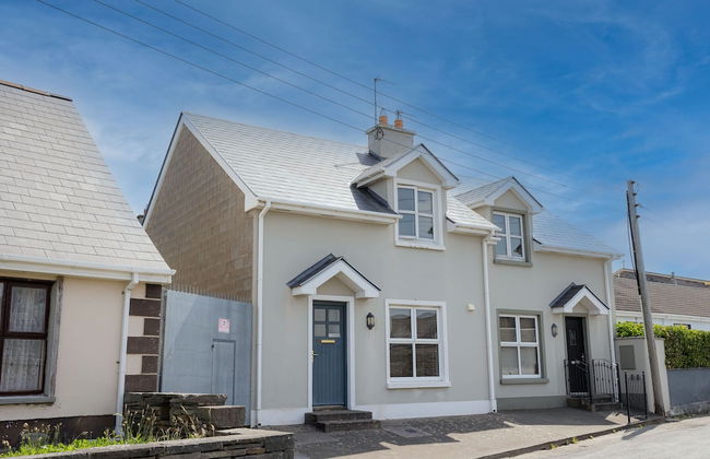 Kilkee Townhouse - Photo 1