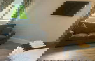 Photo 1 - Rosie's Bar Apartment -