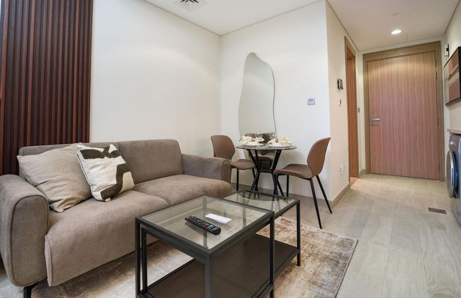 Easygo- STU in Lavish com Azizi Riv9,08 - Foto 4