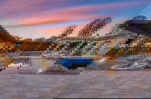 Foto 8 - Pool, Sports Court, Game Garage, Fire Pit, & Casita Olivano Ranch by Avantstay