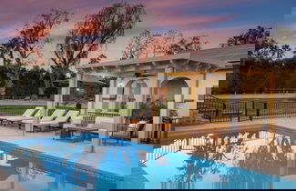 Foto 1 - Pool, Sports Court, Game Garage, Fire Pit, & Casita Olivano Ranch by Avantstay